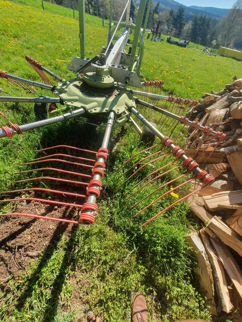 Andaineur CLAAS LINER390 S - photo slide 5