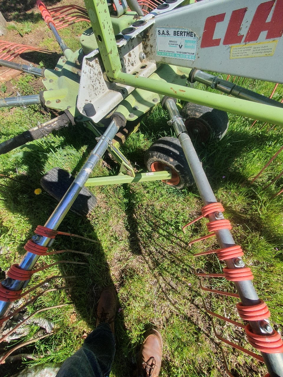 Andaineur CLAAS LINER390 S - photo slide 4