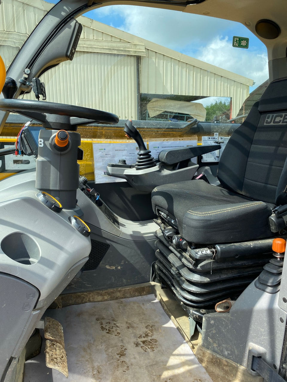 Telescopique JCB 536-95 AS - photo slide 11