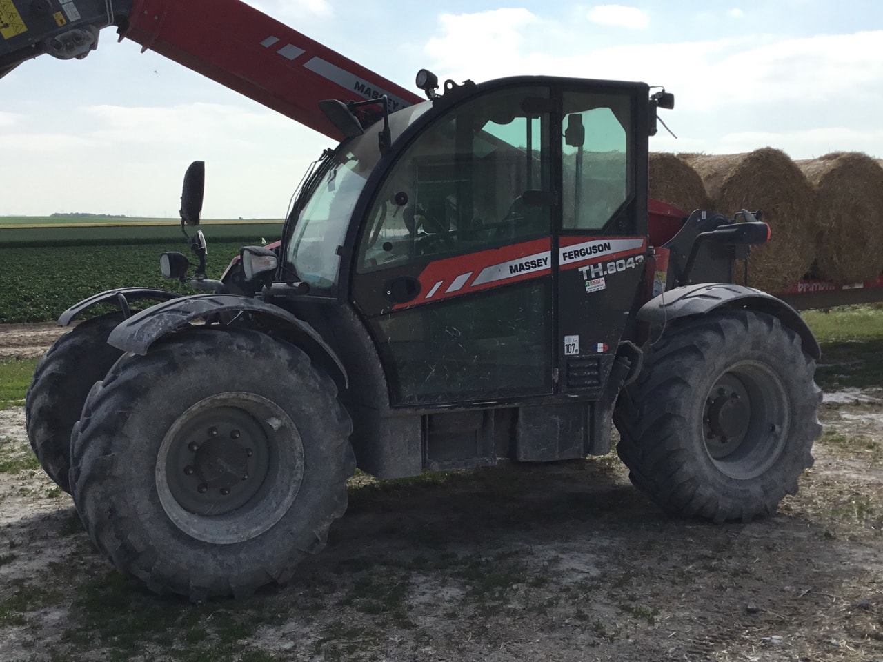 Telescopique MASSEY FERGUSON TH 8043 - photo slide 1