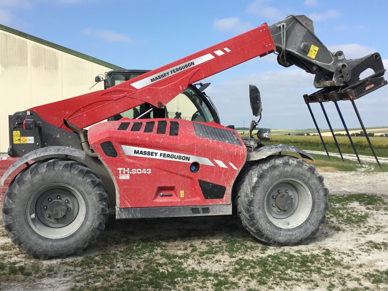 Telescopique MASSEY FERGUSON TH 8043 - photo slide 4