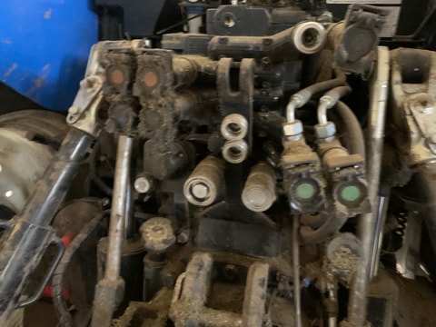 Tracteur NEW HOLLAND T 7 185 auto command - photo slide 5