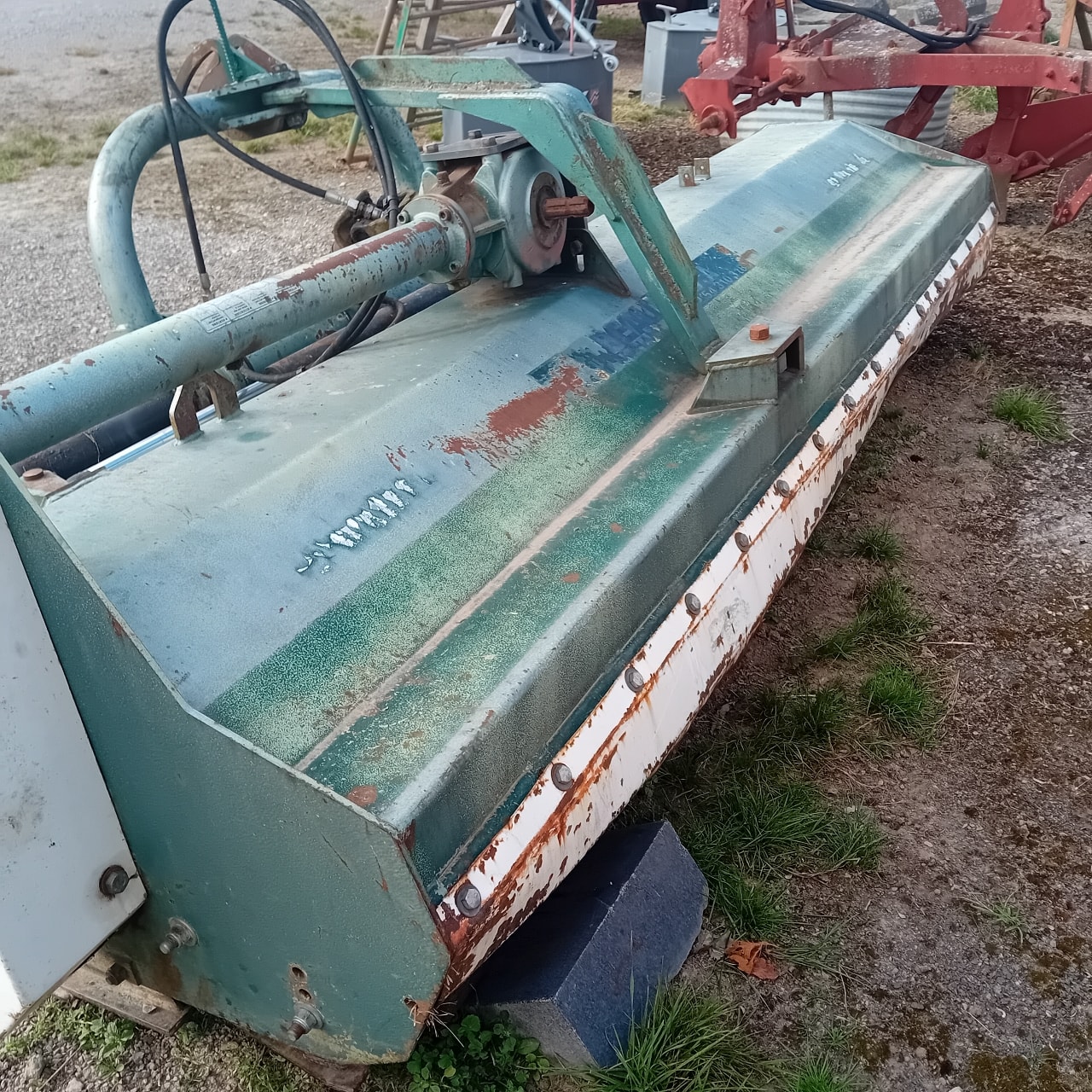 Broyeur DESVOYS Gl 310 - photo slide 2