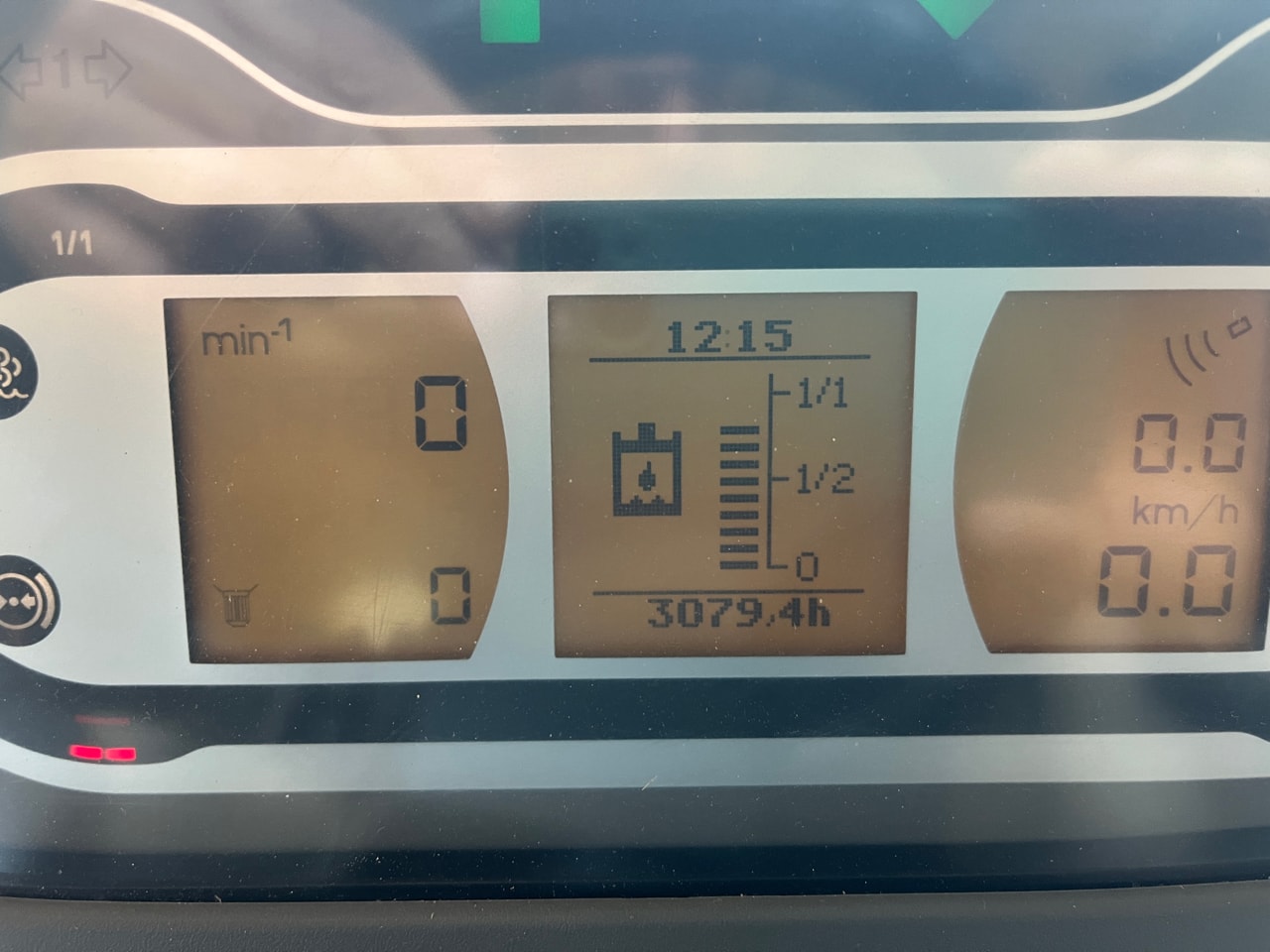 Tracteur FENDT 826 VARIO PROFI + - photo slide 7