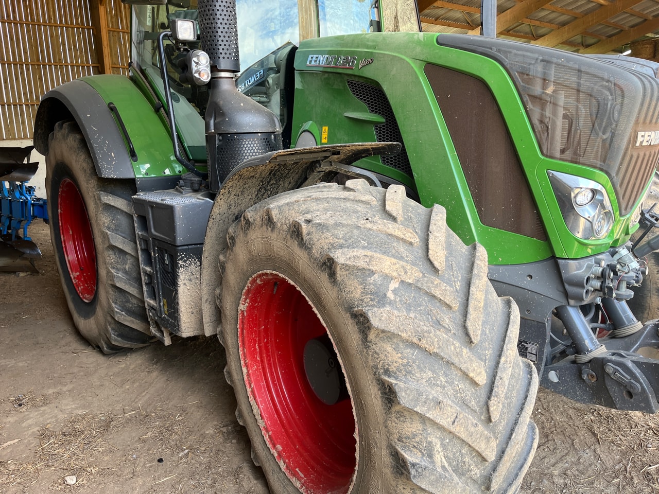 Tracteur FENDT 826 VARIO PROFI + - photo slide 3