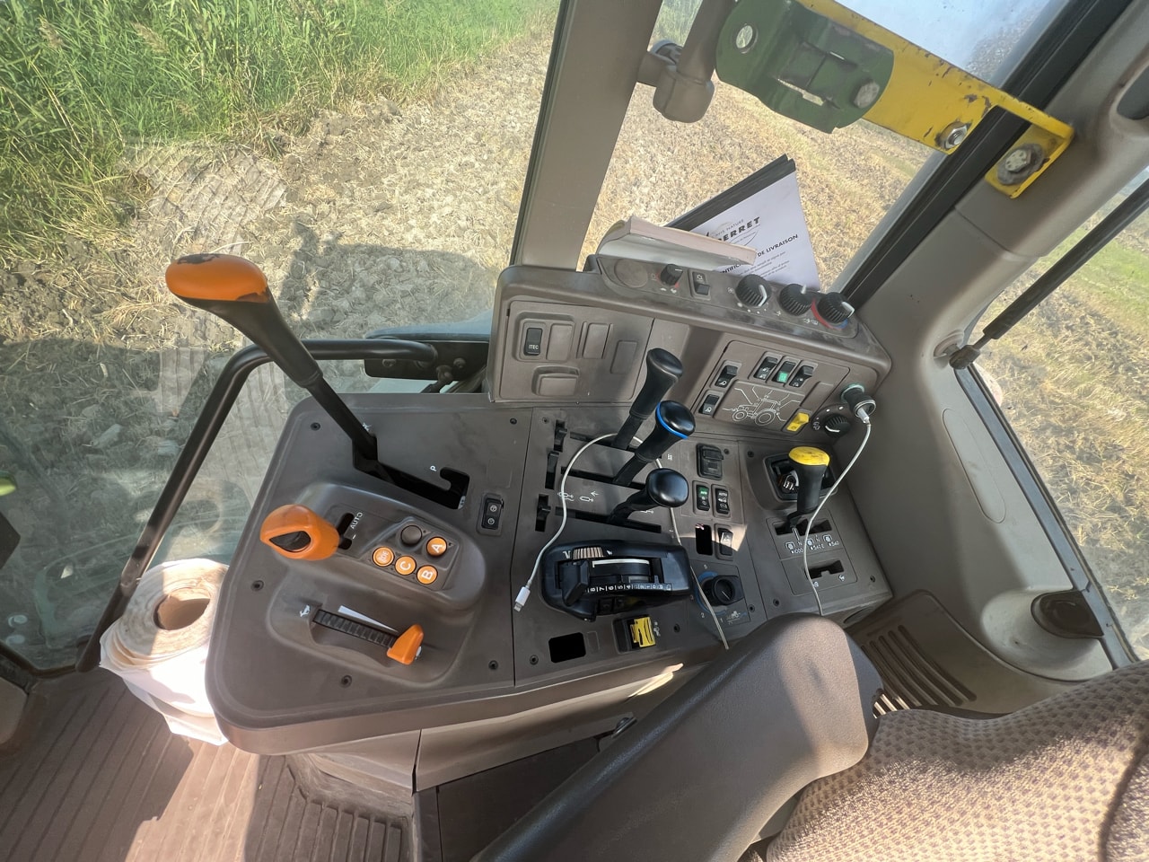 Tracteur chargeur JOHN DEERE 6195M - photo slide 20