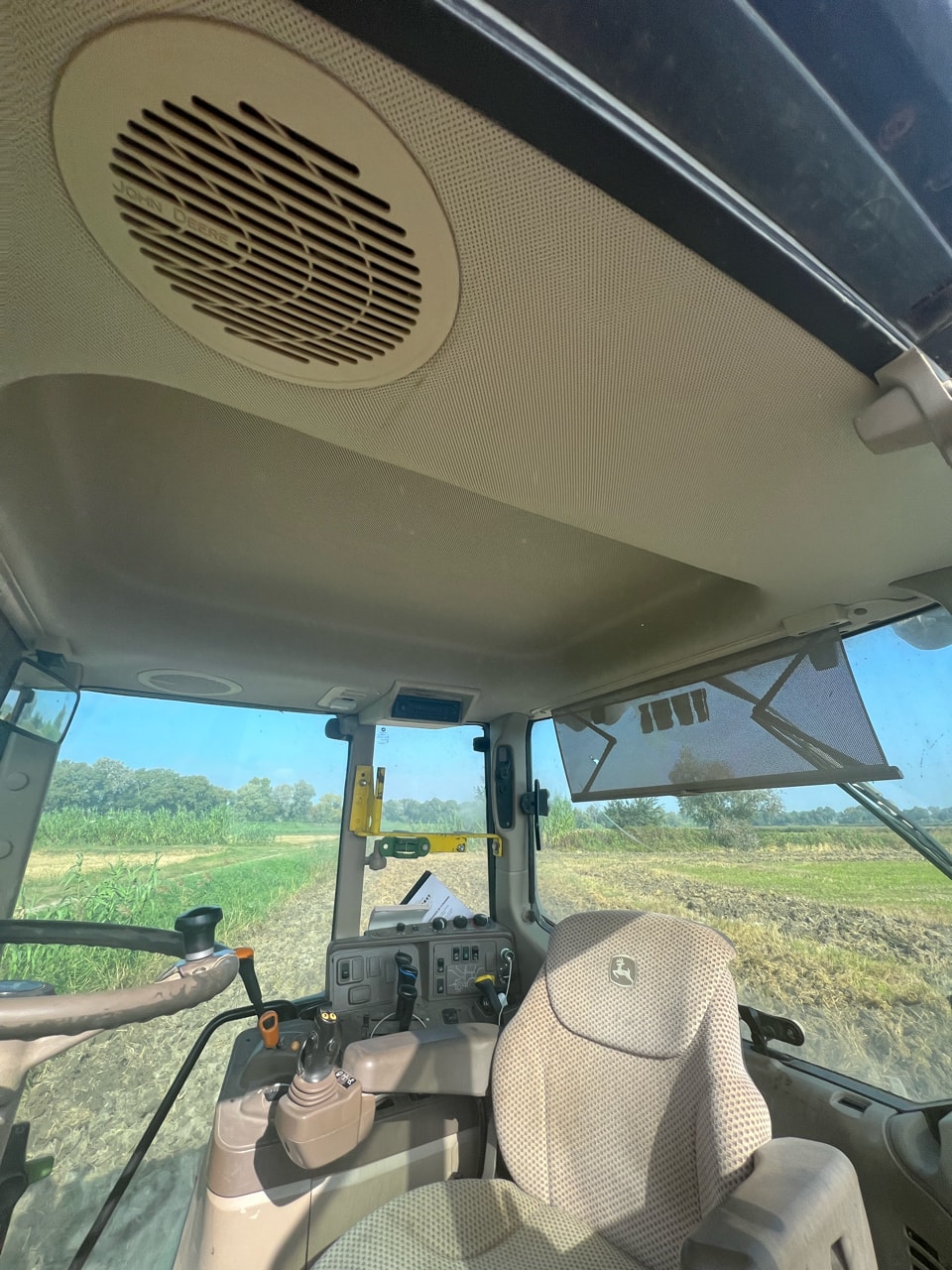 Tracteur chargeur JOHN DEERE 6195M - photo slide 19