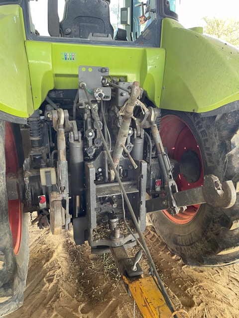 Tracteur CLAAS ARION 630 - photo slide 4