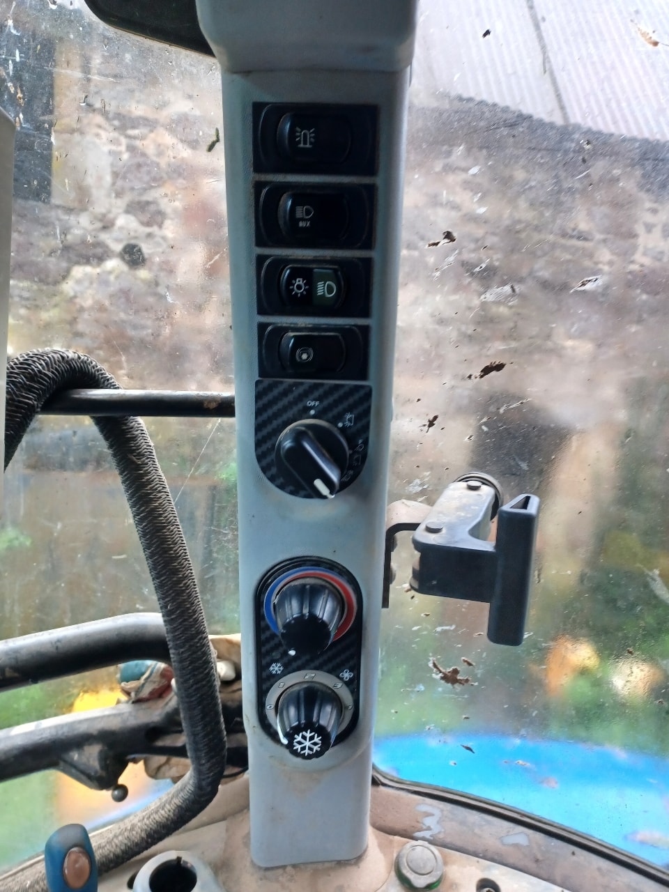 Tracteur chargeur NEW HOLLAND T5.95 Electro Command - photo slide 13