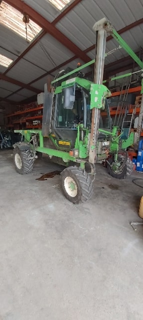 Tracteur enjambeur TECNOMA U100 - photo slide 3