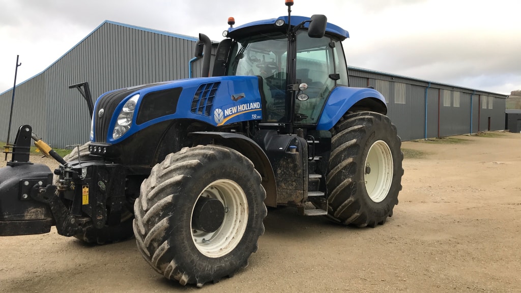 Tracteur NEW HOLLAND T8-390 - photo slide 1