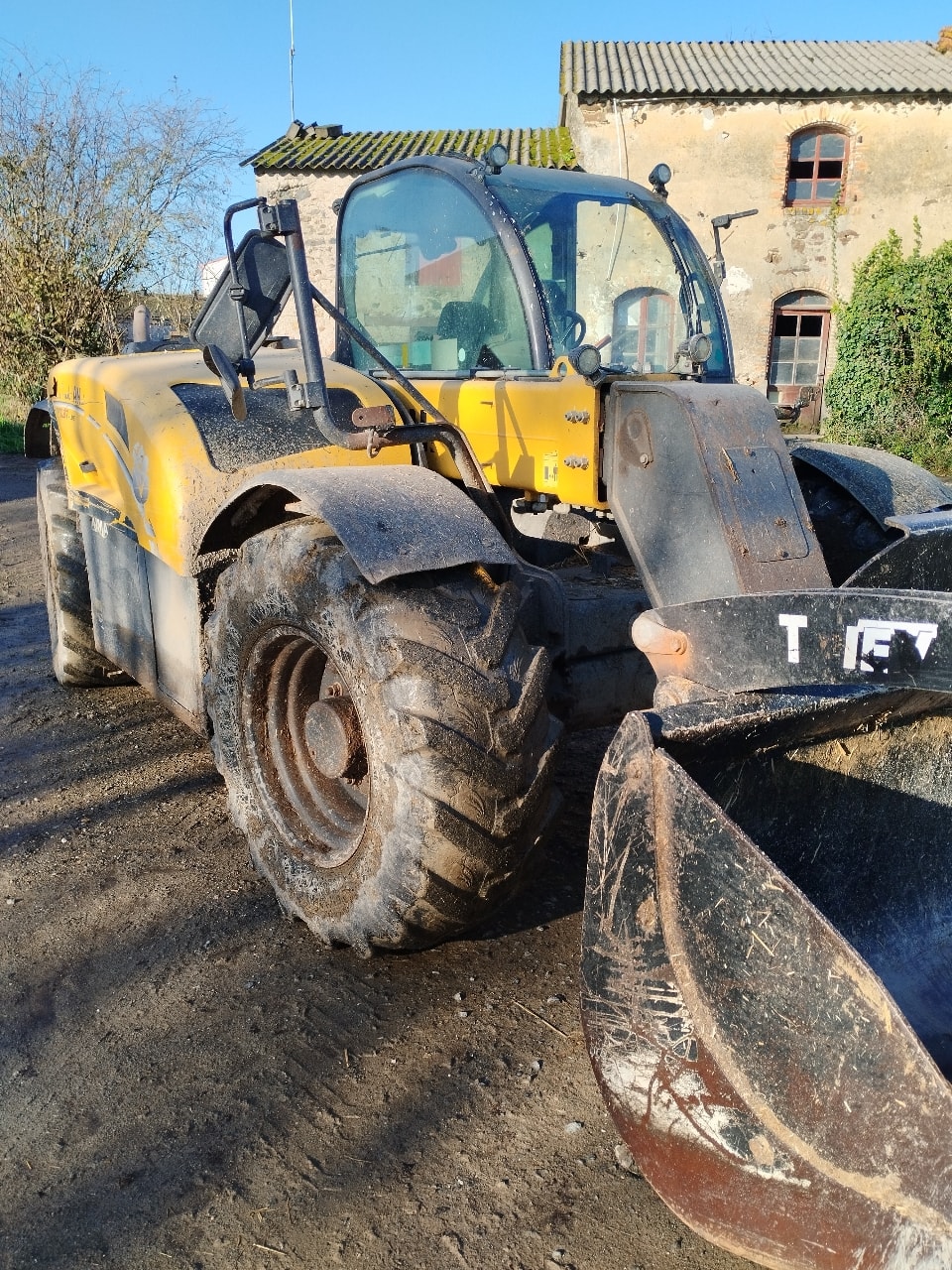 Telescopique NEW HOLLAND TH7.37 - photo slide 2