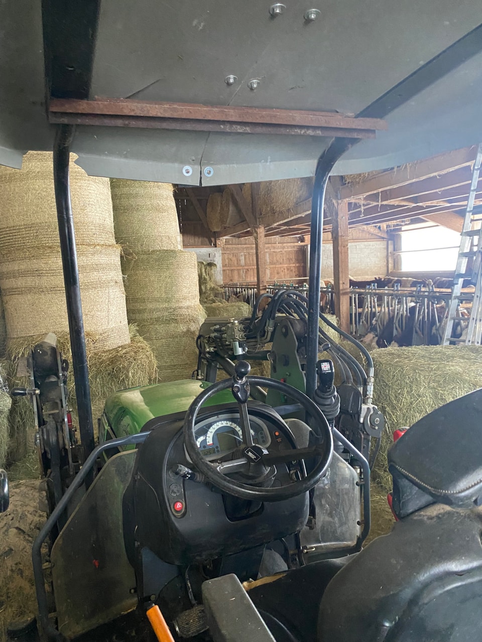 Tracteur DEUTZ FAHR AGROPLUS 77 - photo slide 7