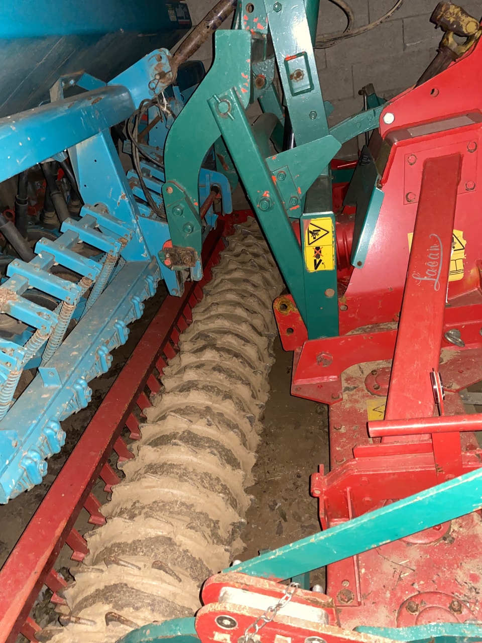 Herse rotative KVERNELAND Ng 300 h4 - photo slide 8