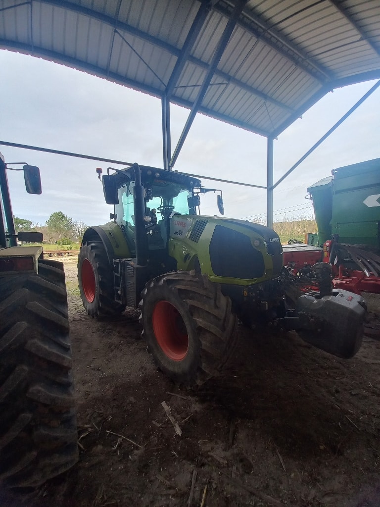 Tracteur CLAAS AXION 810 - photo slide 2