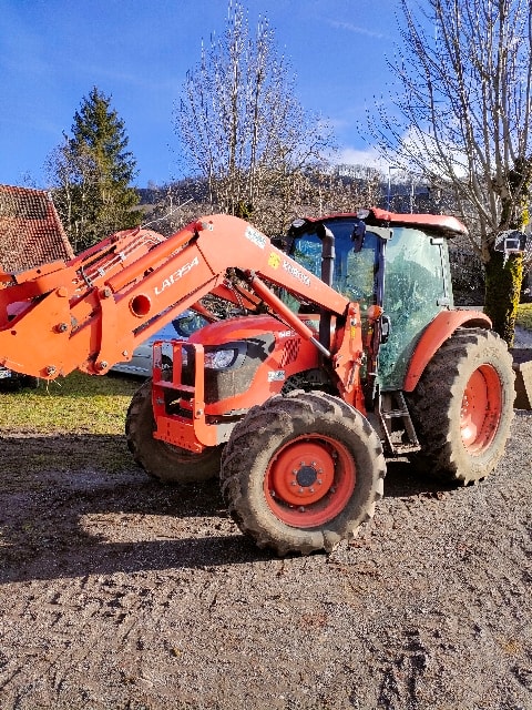 Tracteur chargeur KUBOTA M8560 - photo slide 1