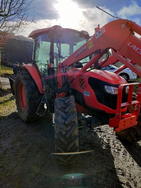 Tracteur chargeur KUBOTA M8560 - photo slide 2