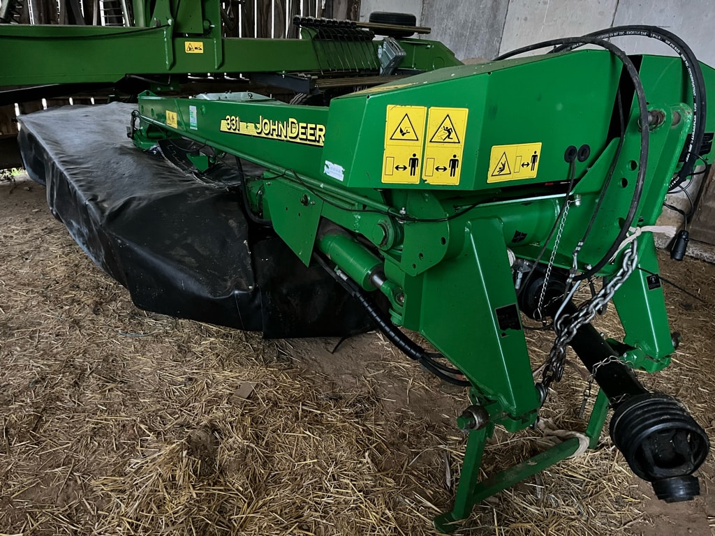Faucheuse JOHN DEERE 331 - photo slide 1