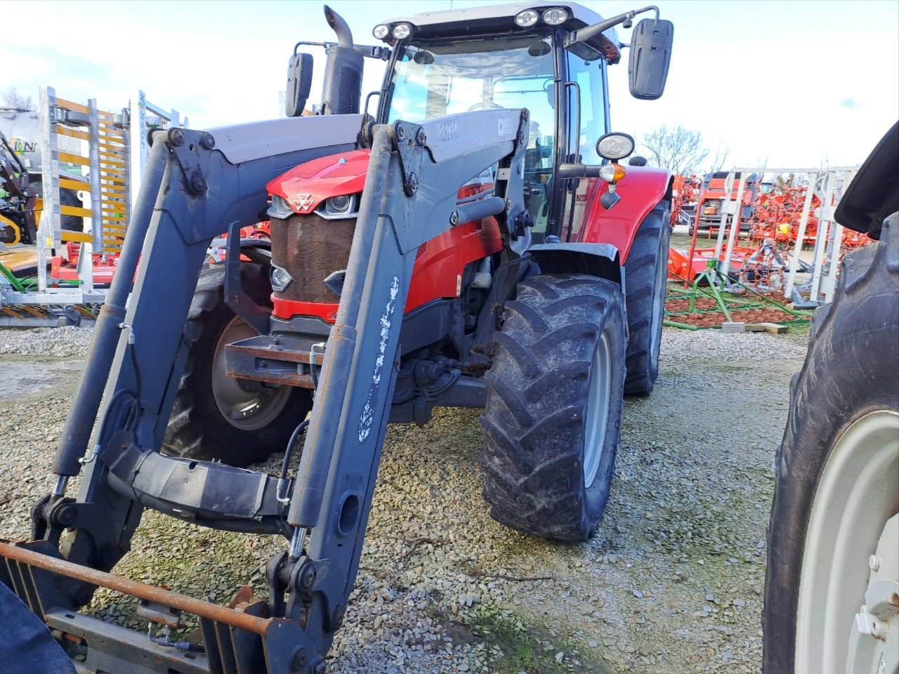 Tracteur MASSEY FERGUSON 6713 dyna 6 - photo slide 1