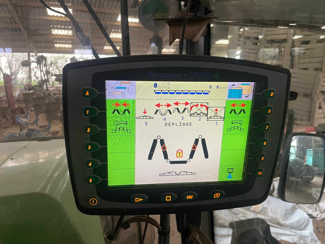 Pulverisateur automoteur TECNOMA LASER 4240 - photo slide 17
