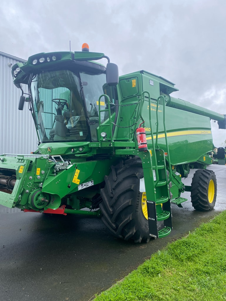 Moissonneuse JOHN DEERE T660 HM - photo slide 3