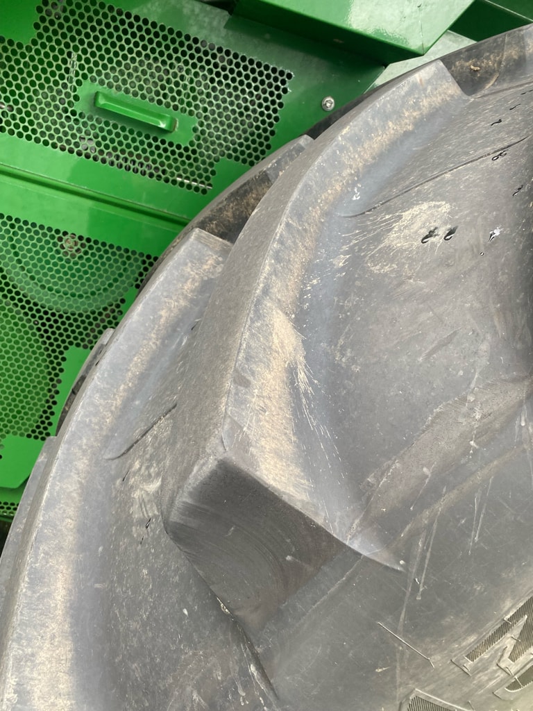 Moissonneuse JOHN DEERE T660 HM - photo slide 11