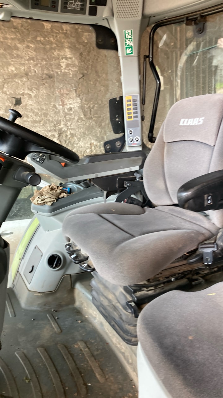 Tracteur CLAAS ARION 610 CIS+ - photo slide 11