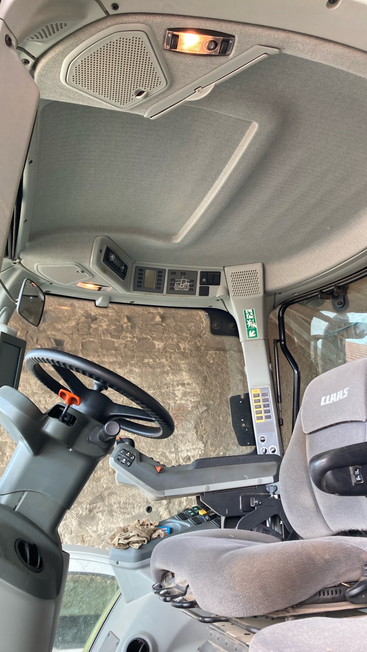 Tracteur CLAAS ARION 610 CIS+ - photo slide 12