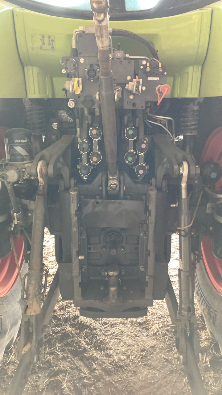 Tracteur CLAAS ARION 610 CIS+ - photo slide 9