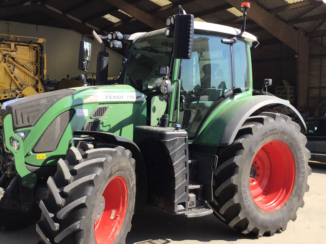 Tracteur FENDT 716 VARIO PROFI + - photo slide 1