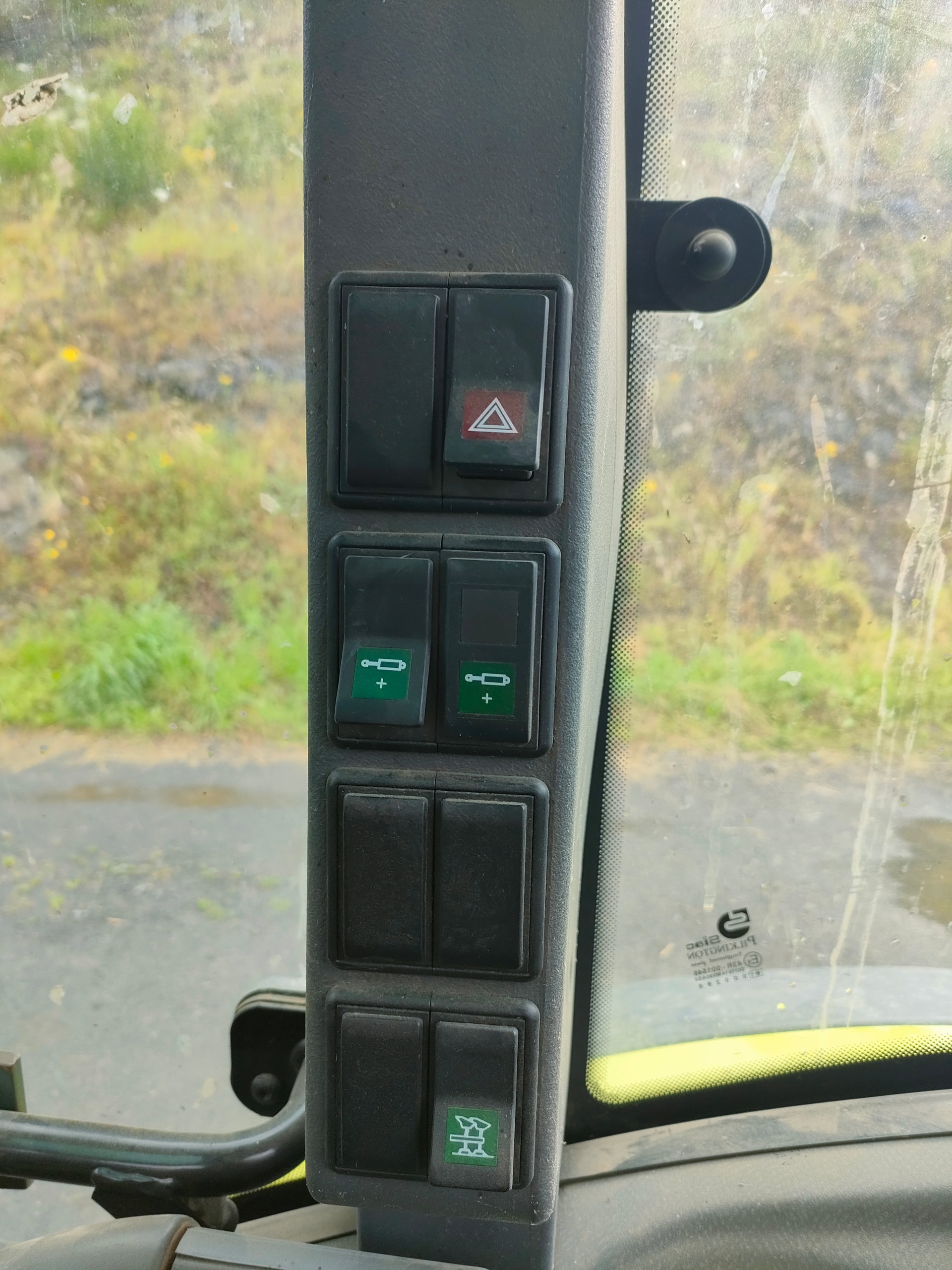 Tracteur chargeur CLAAS ARION 410 - photo slide 10