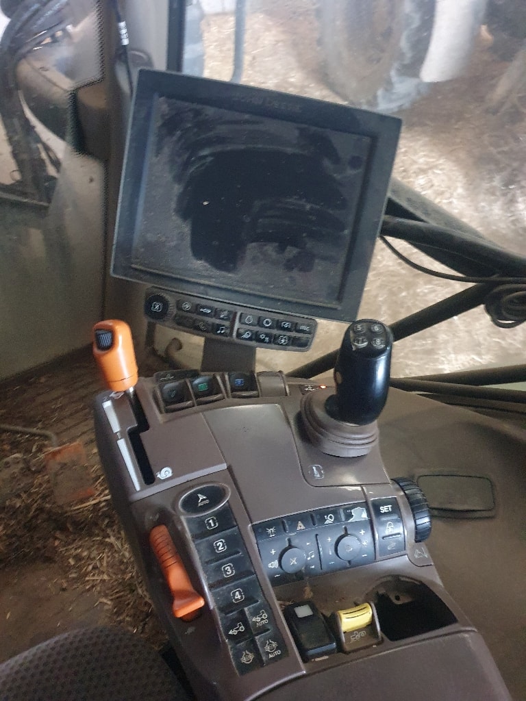 Tracteur chargeur JOHN DEERE 6130R - photo slide 11