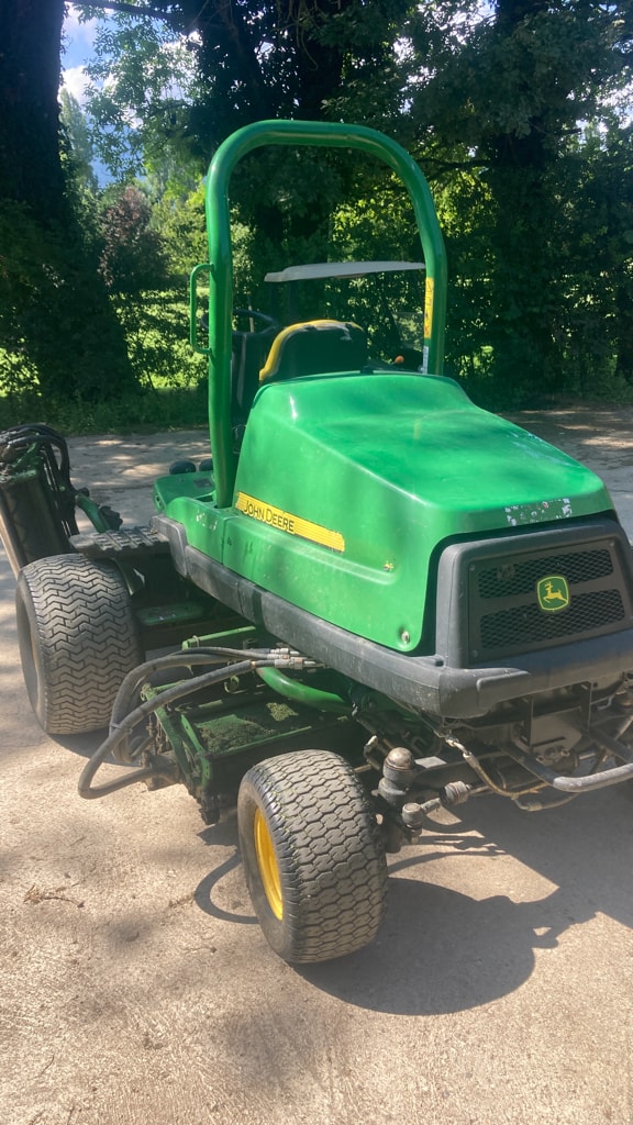 Tondeuse autoportee JOHN DEERE 8700A - photo slide 5