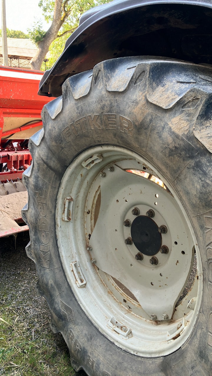 Tracteur VALTRA N142 - photo slide 9