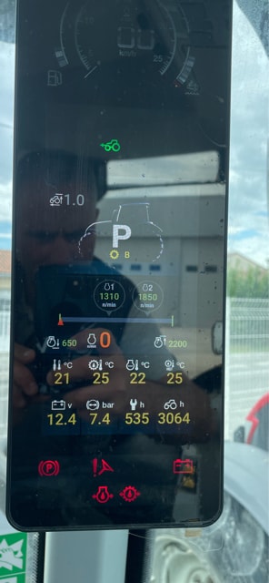 Tracteur VALTRA T135D - photo slide 11