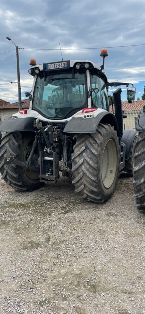 Tracteur VALTRA T135D - photo slide 3
