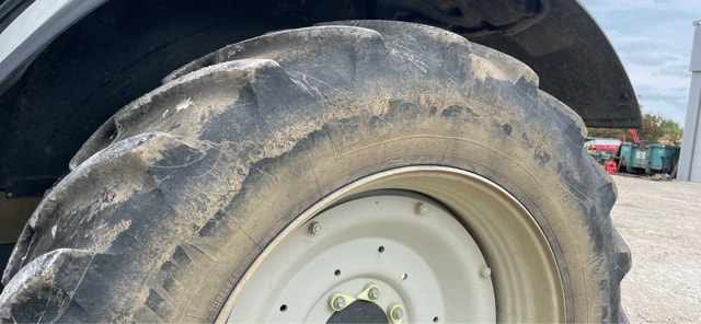 Tracteur VALTRA T135D - photo slide 9