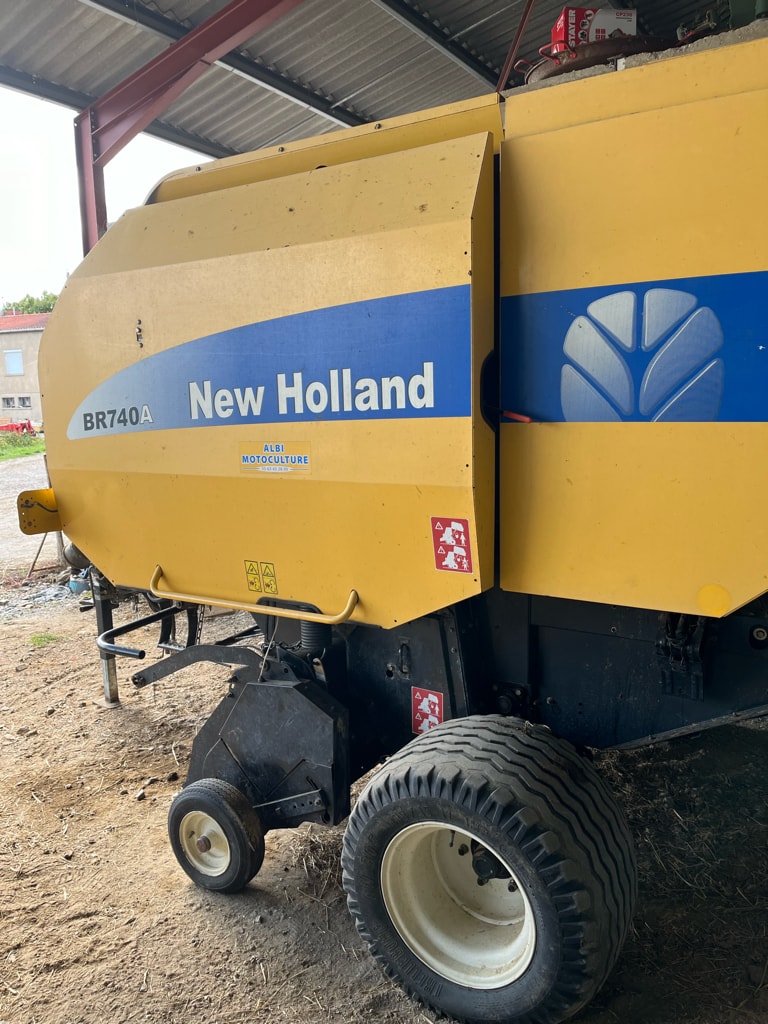 Presse balles rondes NEW HOLLAND BR 740 A  - photo slide 4