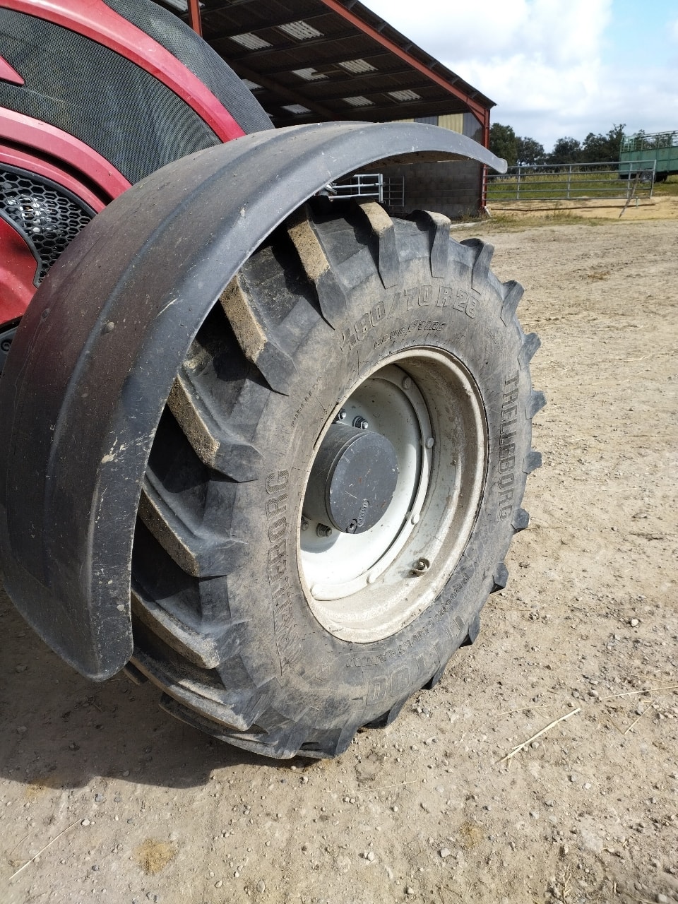 Tracteur VALTRA T174 - photo slide 8