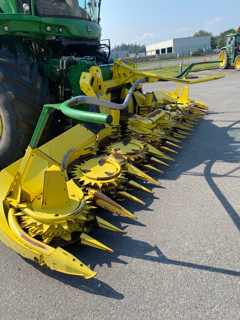 Ensileuse JOHN DEERE 8300 i - photo slide 6