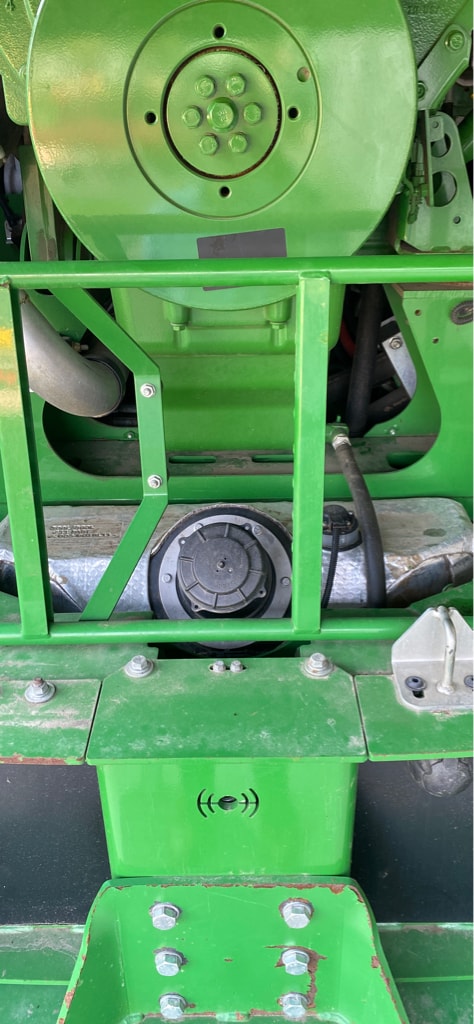 Ensileuse JOHN DEERE 8300 i - photo slide 12