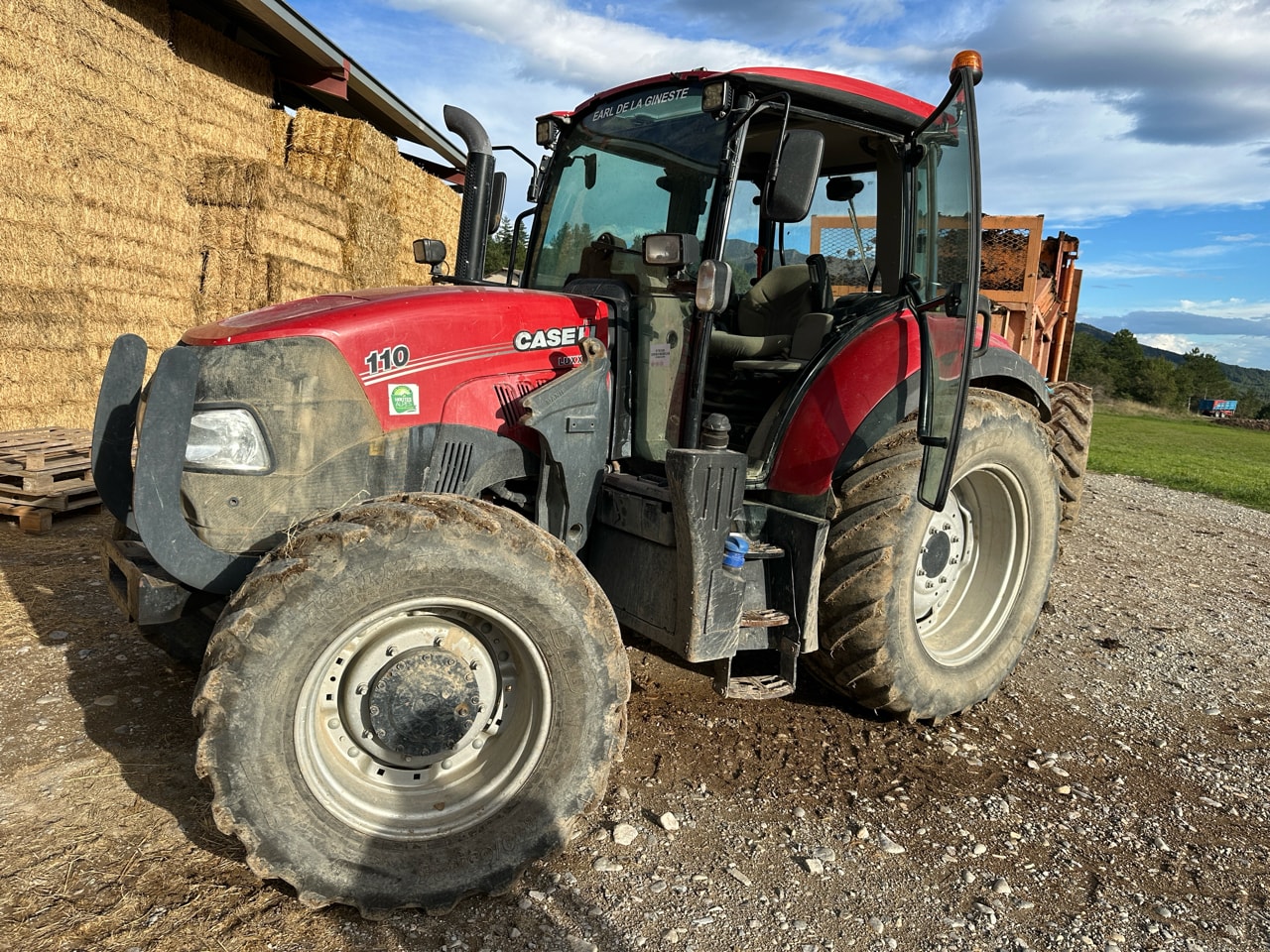 Tracteur chargeur CASE IH LUXXUM 110 - photo slide 1