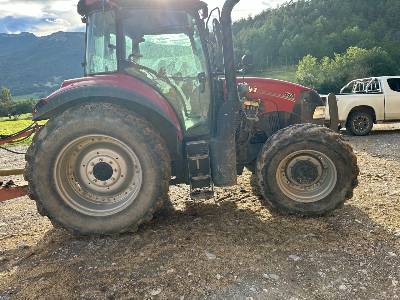 Tracteur chargeur CASE IH LUXXUM 110 - photo slide 2