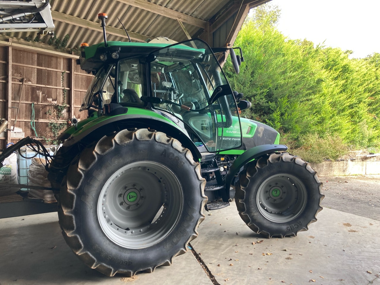Tracteur DEUTZ FAHR 5120 TTV - photo slide 3