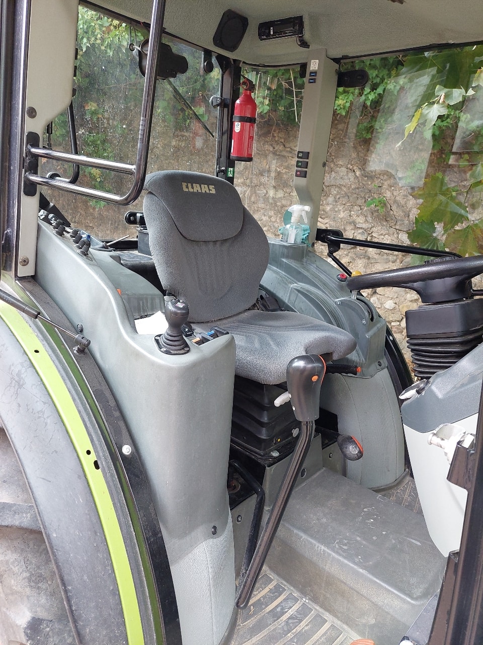 Tracteur CLAAS 240 F - photo slide 11