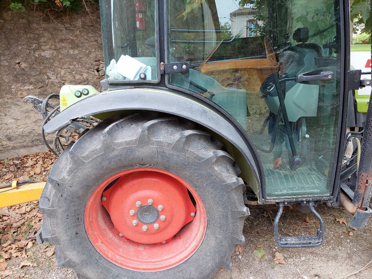 Tracteur CLAAS 240 F - photo slide 7