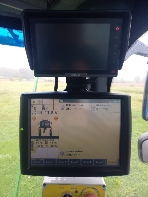 Tracteur enjambeur NEW HOLLAND BRAUD 9070 N - photo slide 10