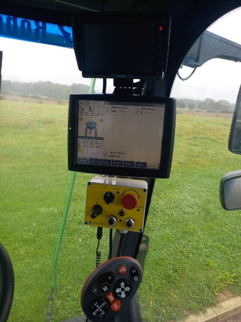 Tracteur enjambeur NEW HOLLAND BRAUD 9070 N - photo slide 13