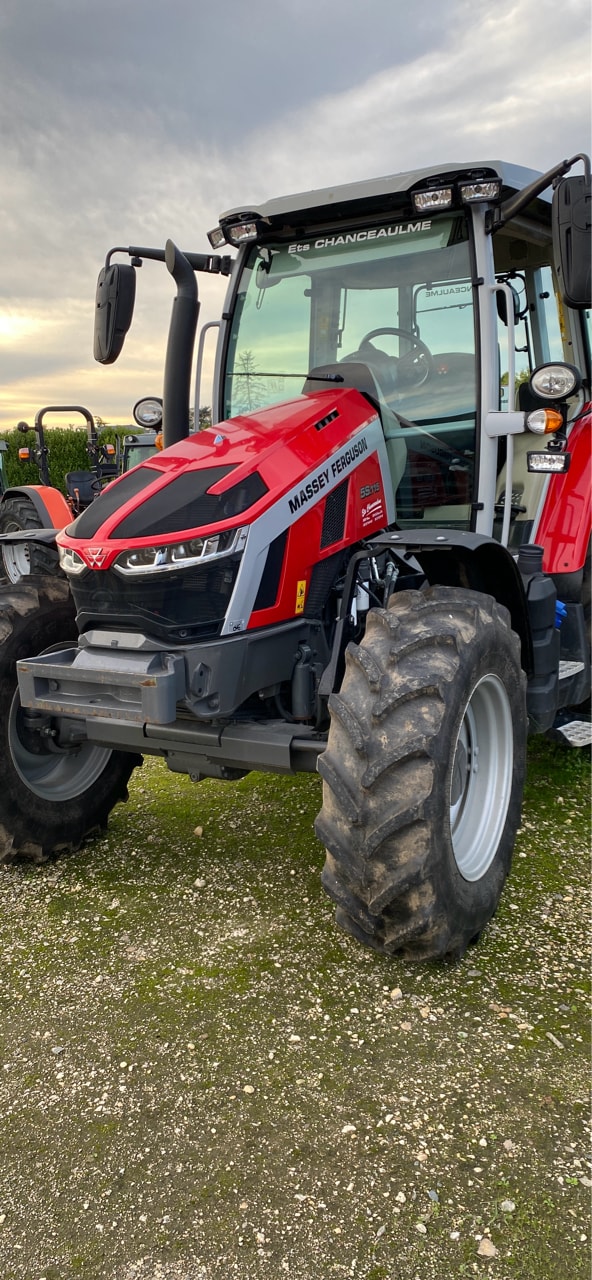 Tracteur MASSEY FERGUSON 5S.115 Dyna 4 - photo slide 2