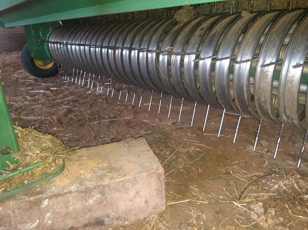 Presse balles rondes JOHN DEERE V 461 RC 25 FILET - photo slide 5